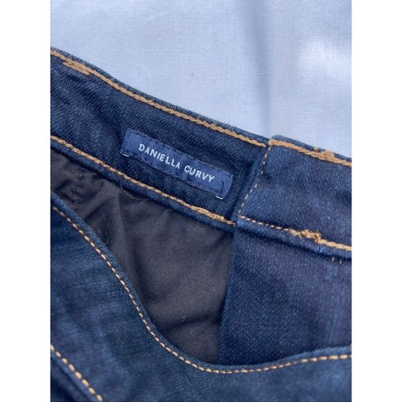 Chaps dark wash size 14 straight legs Daniella Curvy jeans - Picture 7 of 10